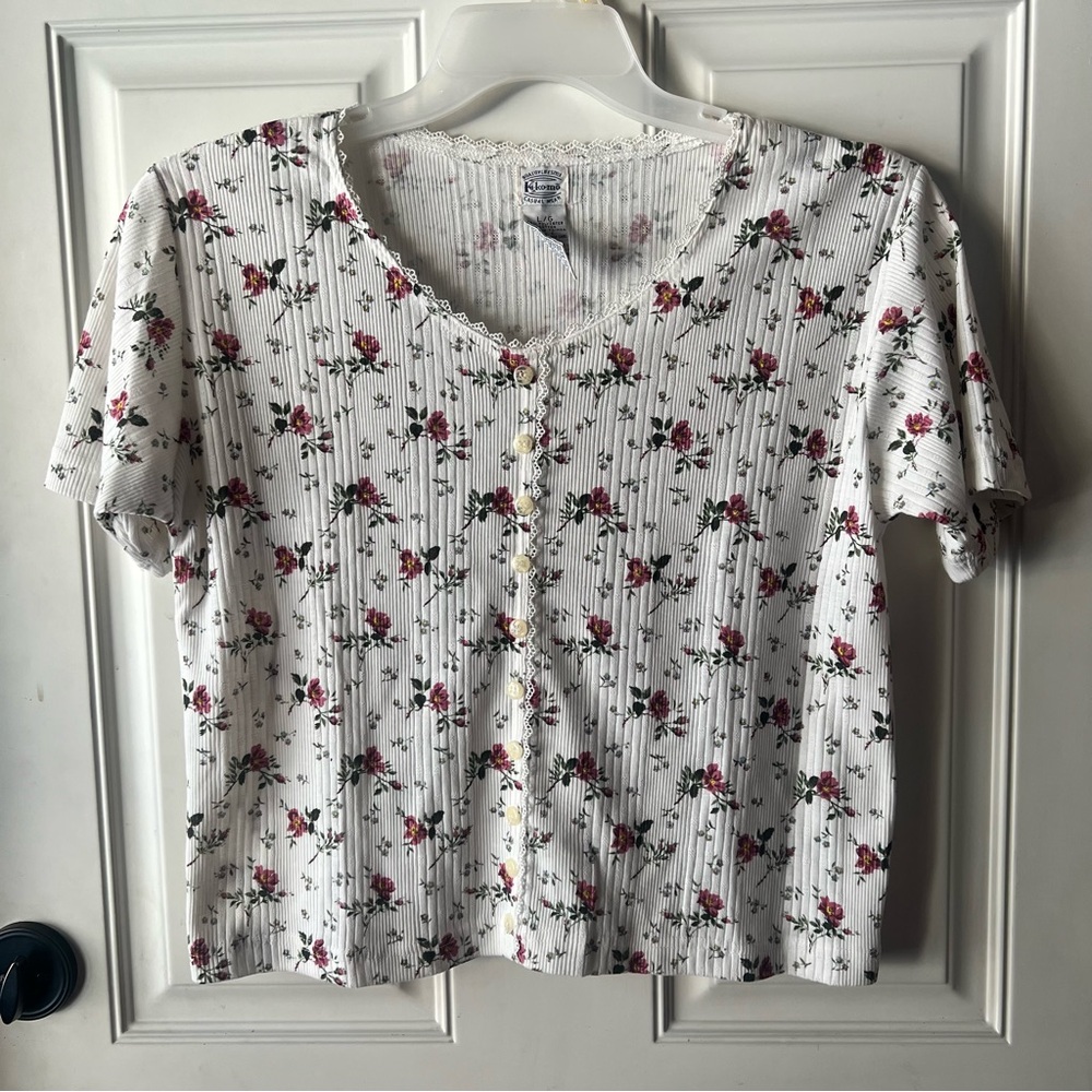 Kikomo vintage Y2K Ribbed Button UpWhite Floral Short Sleeve Top with Lace Trim